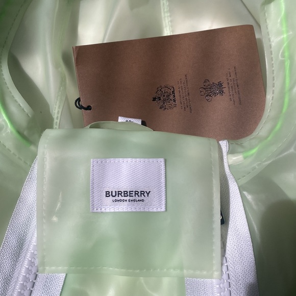 NWT Burberry Rain Poncho Pistachio - Picture 3 of 9